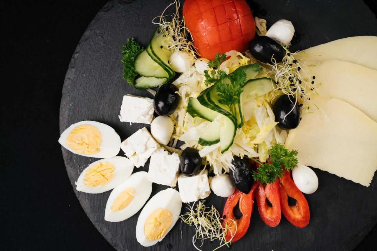 Areo Hotel & Restaurant Bradesti Ngoại thất bức ảnh