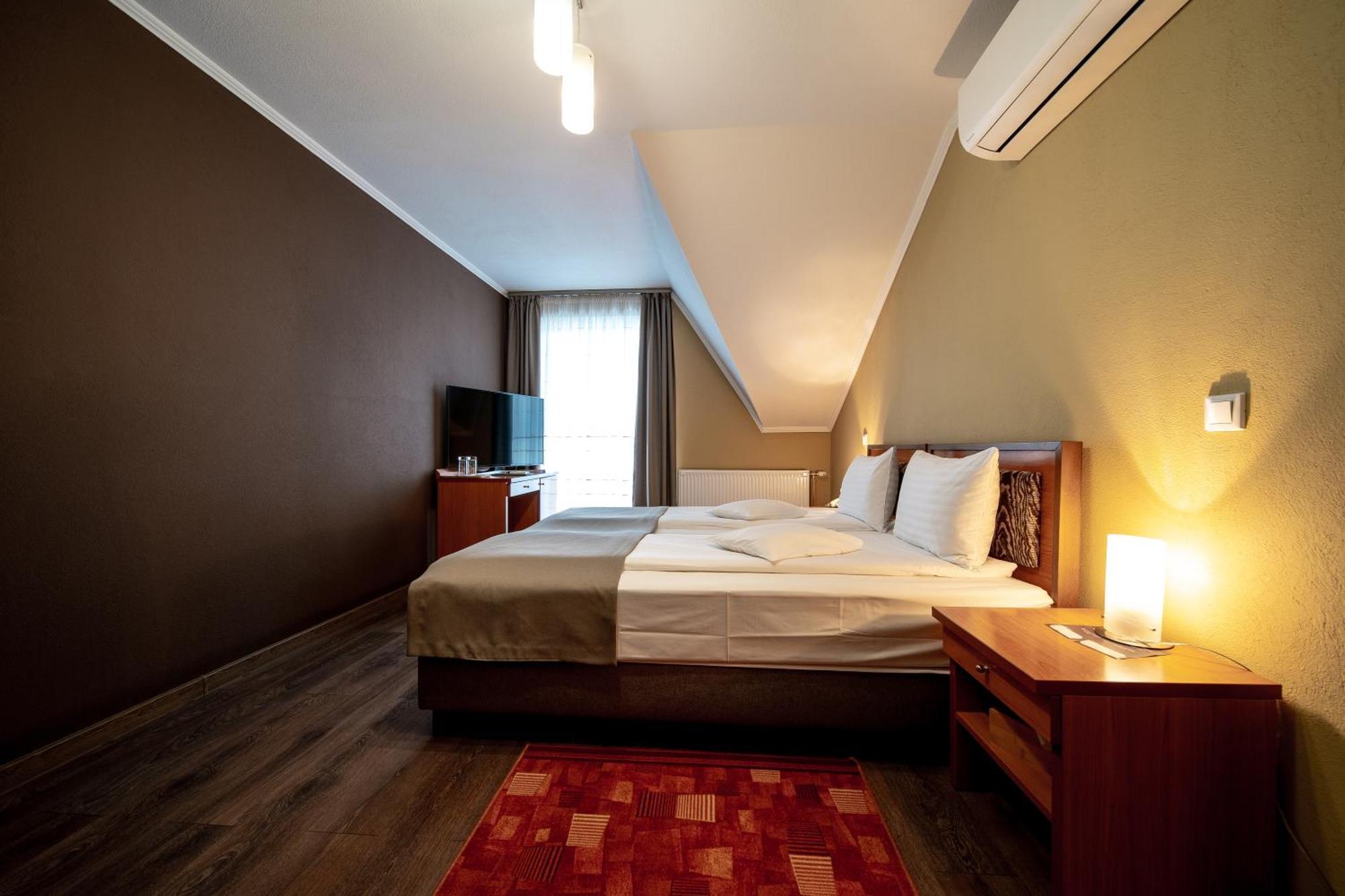 Areo Hotel & Restaurant Bradesti Ngoại thất bức ảnh