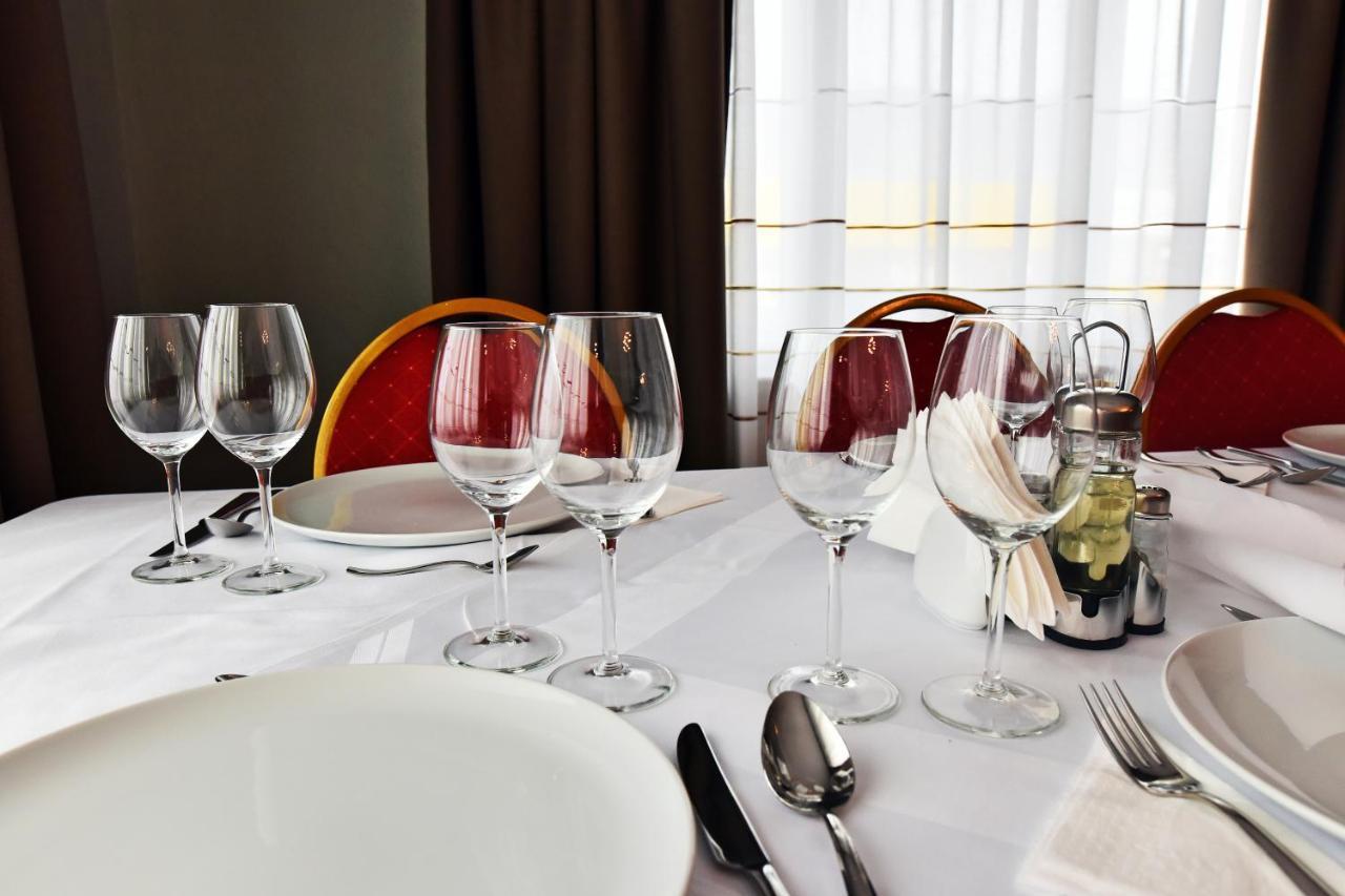 Areo Hotel & Restaurant Bradesti Ngoại thất bức ảnh